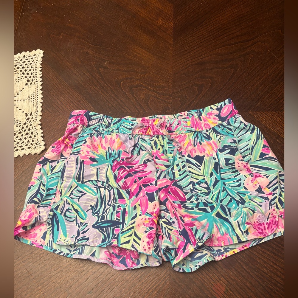Lilly Pulitzer Run Around Beach Shorts- Medium
